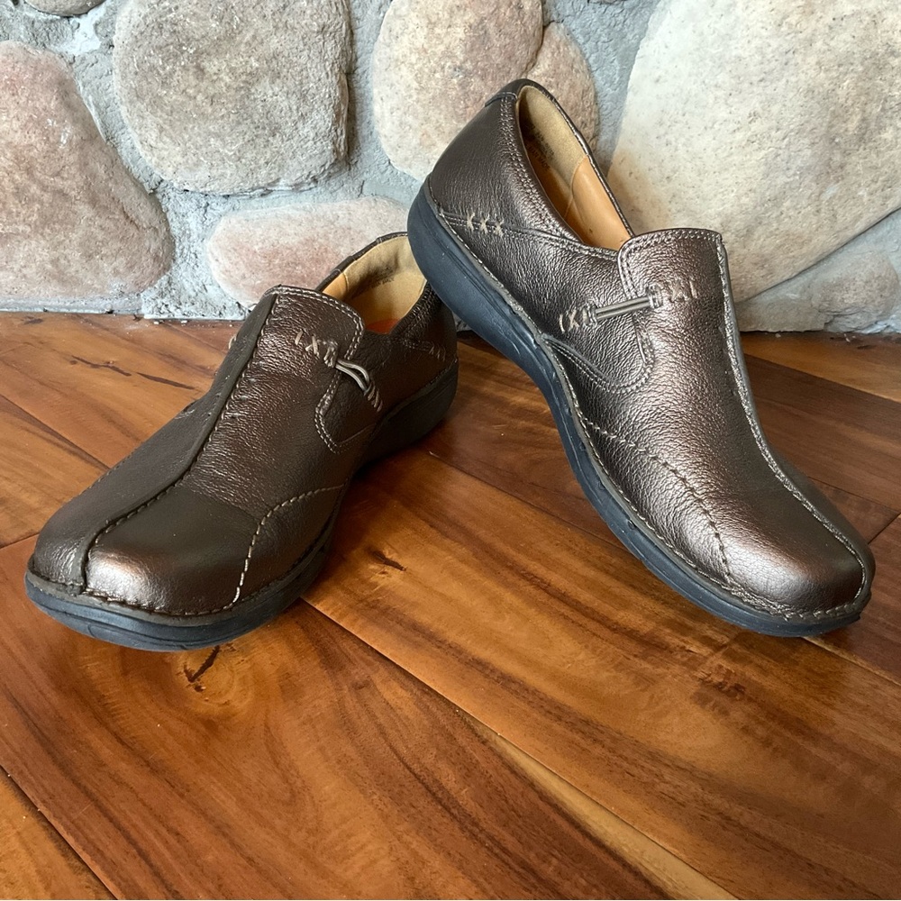 ✔️ Clarks Unstructured Women's Un.Loop Slip-On Shoe Size 9.5 N